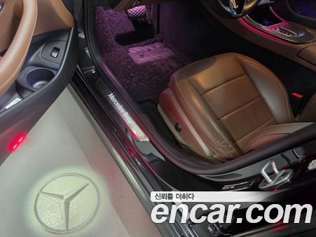 Mercedes-Benz E-Class 2023, фото 13