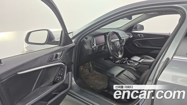 BMW 1 Series 2022, фото 13