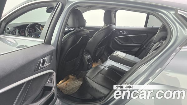 BMW 1 Series 2022, фото 18