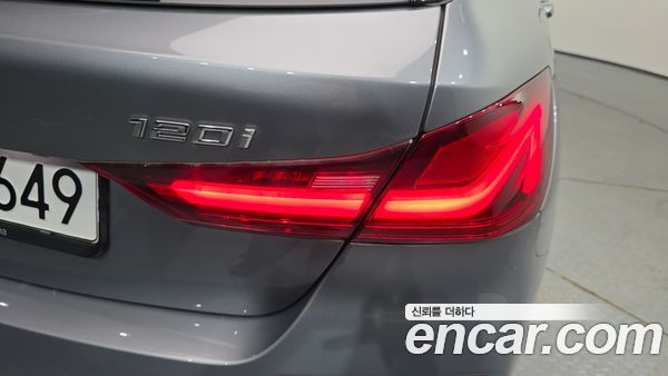 BMW 1 Series 2022, фото 9