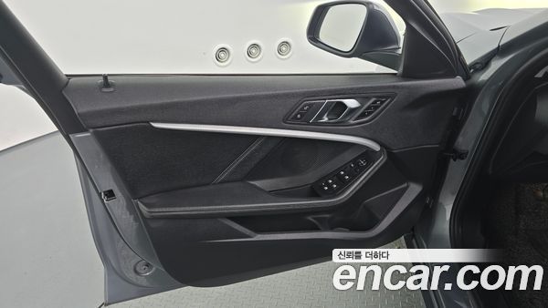 BMW 1 Series 2022, фото 14