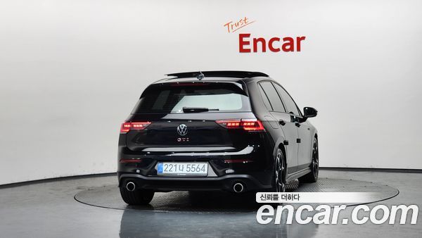 Volkswagen Golf 2025, фото 3