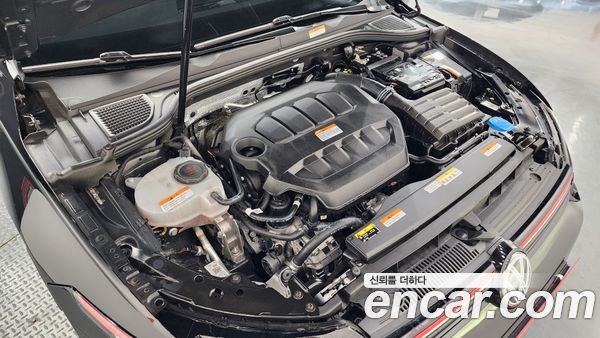 Volkswagen Golf 2025, фото 5
