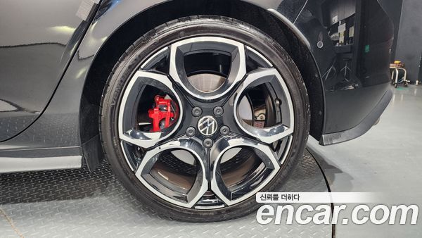 Volkswagen Golf 2025, фото 6