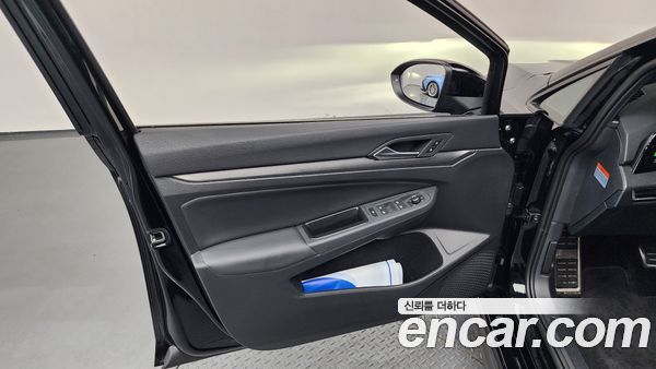 Volkswagen Golf 2025, фото 13