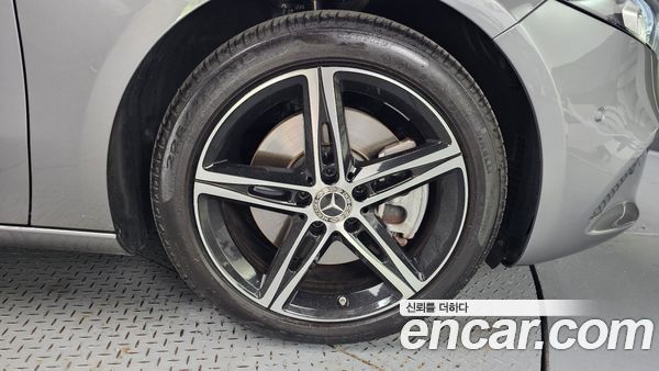 Mercedes-Benz A-Class 2020, фото 5