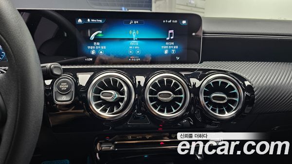 Mercedes-Benz A-Class 2020, фото 20