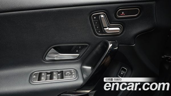Mercedes-Benz A-Class 2020, фото 23
