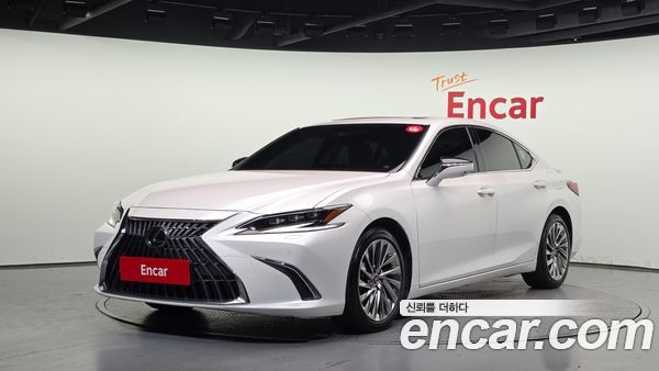 Lexus ES 2024