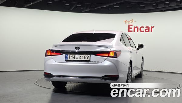 Lexus ES 2024, фото 4