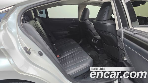 Lexus ES 2024, фото 11