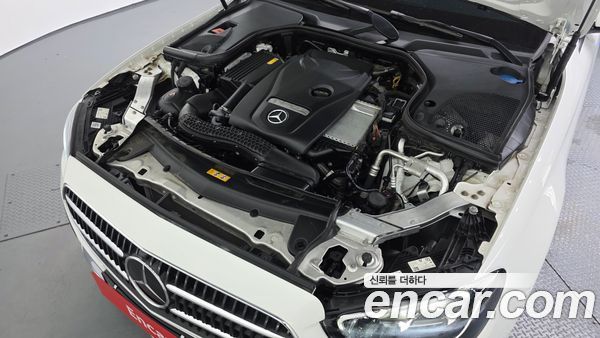Mercedes-Benz E-Class 2023, фото 6
