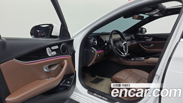 Mercedes-Benz E-Class 2023, фото 13
