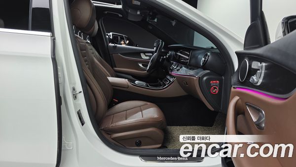 Mercedes-Benz E-Class 2023, фото 16