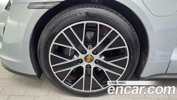 Porsche Taycan 2023, фото 5