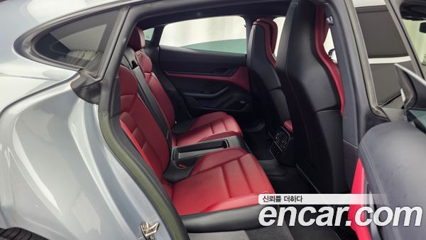 Porsche Taycan 2023, фото 18