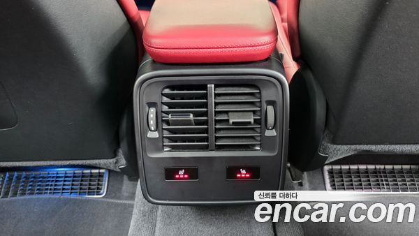 Porsche Taycan 2023, фото 24