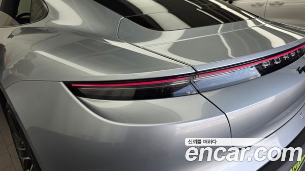 Porsche Taycan 2023, фото 9