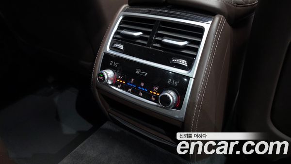 BMW 7 Series 2021, фото 30