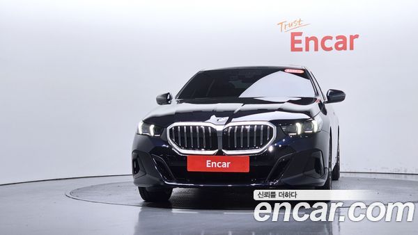 BMW 5 Series 2025, фото 2