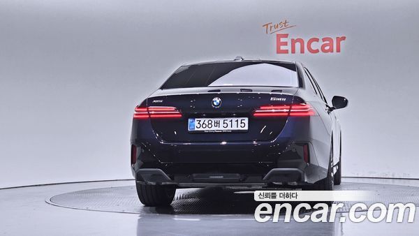 BMW 5 Series 2025, фото 3
