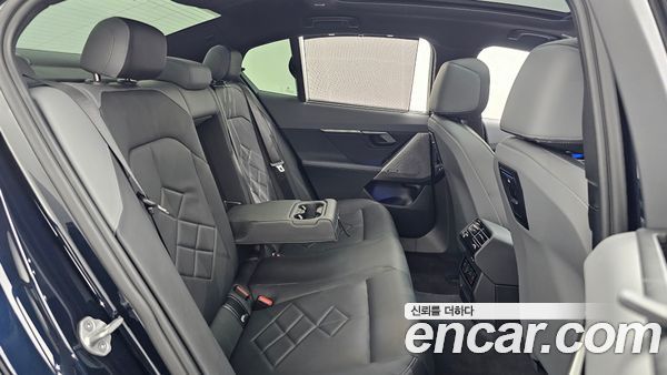 BMW 5 Series 2025, фото 17