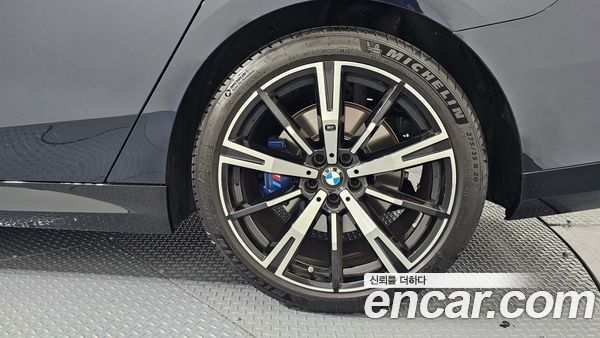 BMW 5 Series 2025, фото 6