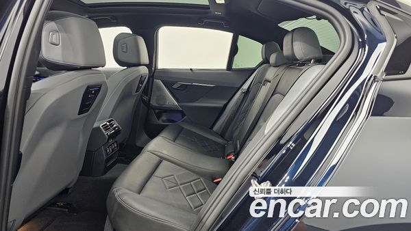 BMW 5 Series 2025, фото 15