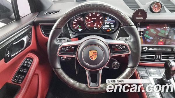 Porsche Macan 2020, фото 21