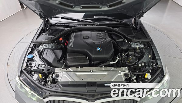 BMW 3 Series 2024, фото 6