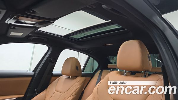 BMW 3 Series 2024, фото 26