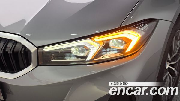 BMW 3 Series 2024, фото 8