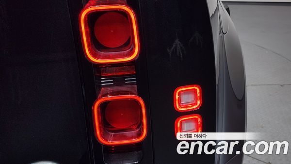 Land Rover Defender 2022, фото 9