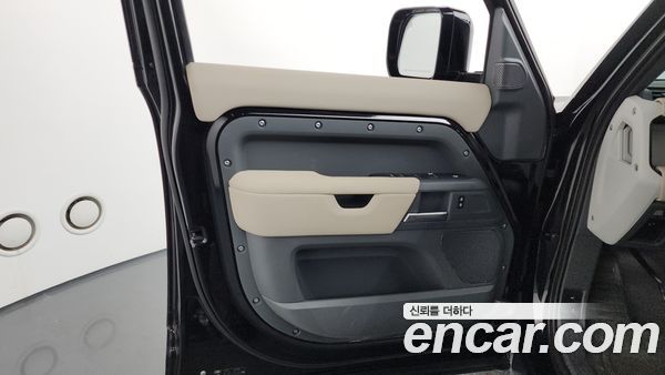 Land Rover Defender 2022, фото 14