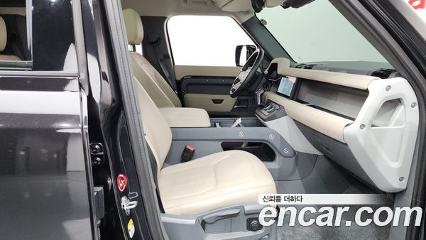 Land Rover Defender 2022, фото 16