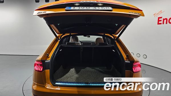 Audi Q8 2021, фото 20
