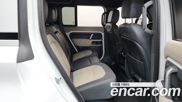 Land Rover Defender 2022, фото 17