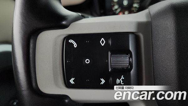 Land Rover Defender 2022, фото 24