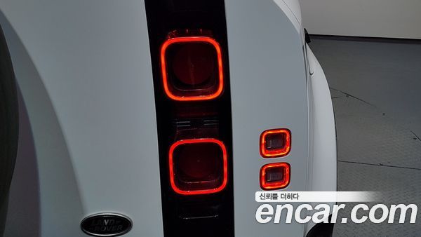 Land Rover Defender 2022, фото 9