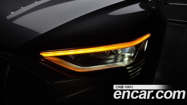 Audi e-tron 2020, фото 7