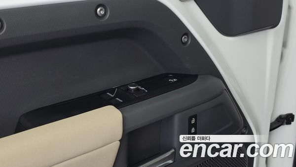 Land Rover Defender 2022, фото 16