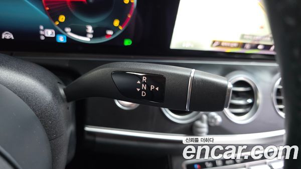 Mercedes-Benz E-Class 2021, фото 9