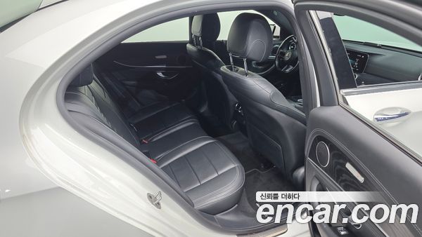 Mercedes-Benz E-Class 2021, фото 12