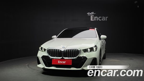 BMW 5 Series 2025, фото 2