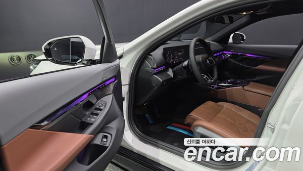 BMW 5 Series 2025, фото 12