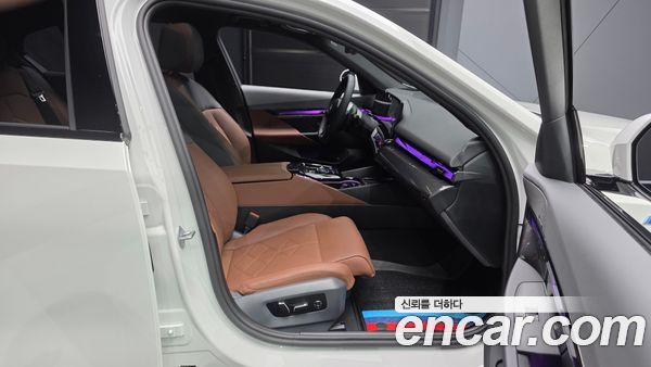 BMW 5 Series 2025, фото 16