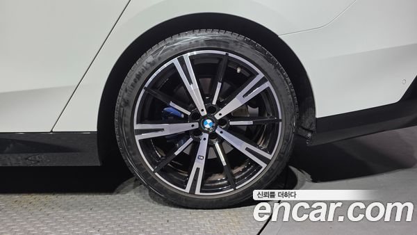 BMW 5 Series 2025, фото 6