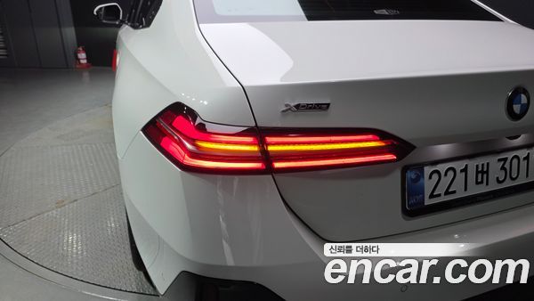 BMW 5 Series 2025, фото 8