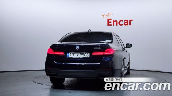 BMW 5 Series 2023, фото 4