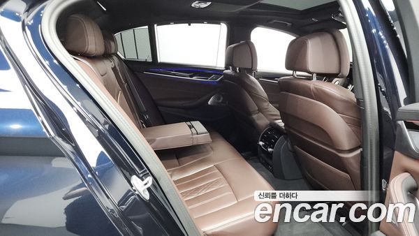 BMW 5 Series 2023, фото 11